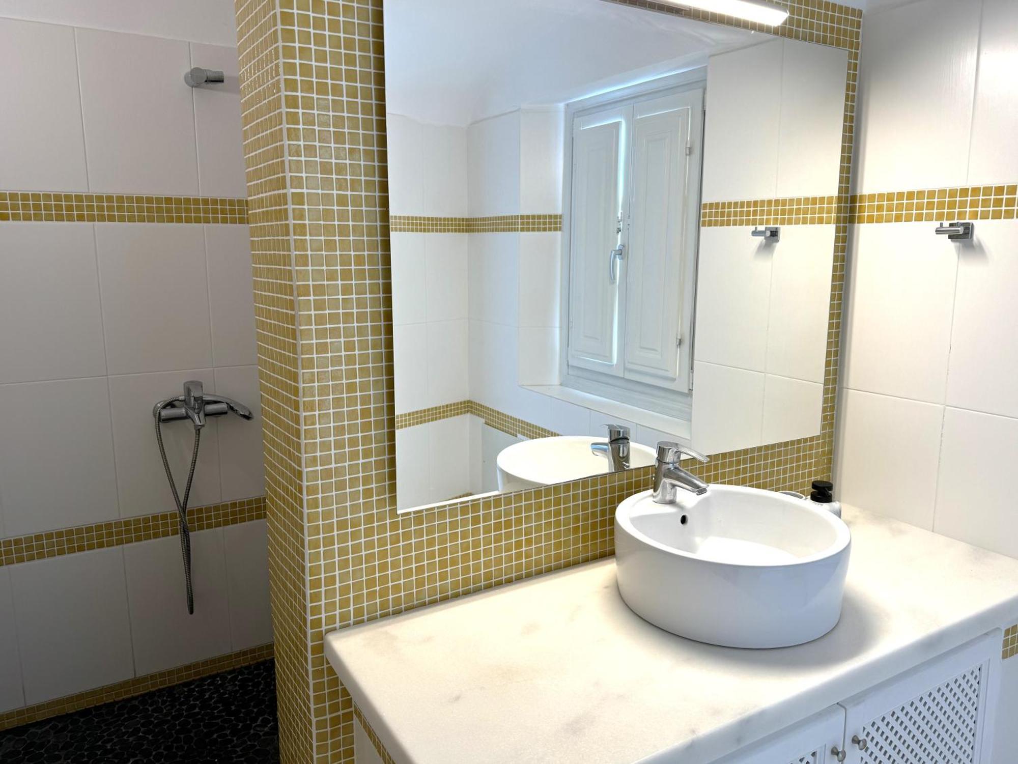 Ater Albus Collection By K&k Villa *
